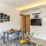 Διαμέρισμα C-premium Apts 100m From And Centre