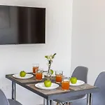 C-premium Apts 100m From And Centre Apartmán *
