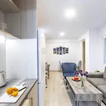 C-premium Apts 100m From And Centre