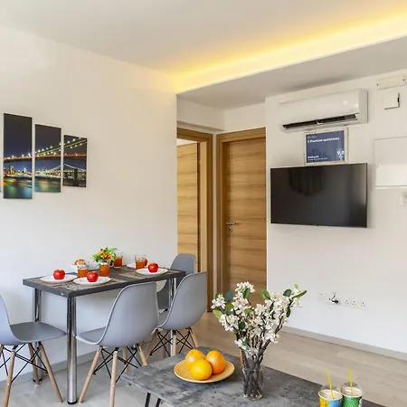 Appartement C-premium Apts 100m From And Centre
