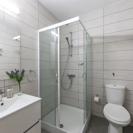 C-premium Apts 100m From And Centre Appartement *