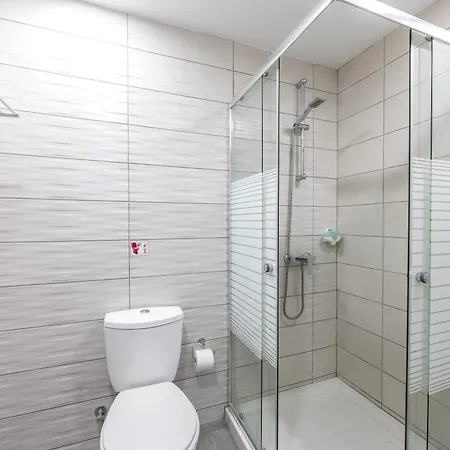 C-premium Apts 100m From And Centre Larnaca