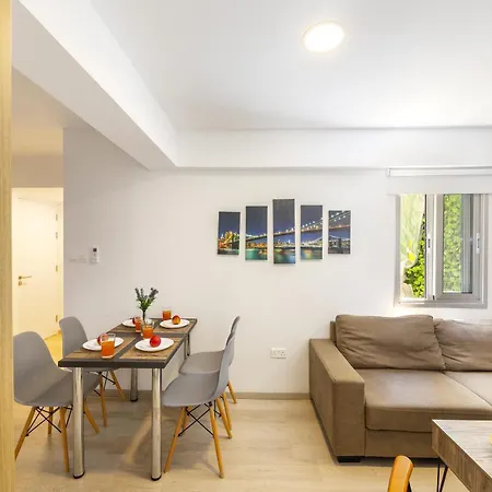 Appartement C-premium Apts 100m From And Centre *