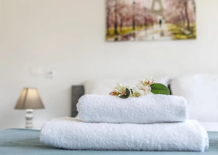 C-premium Apts 100m From And Centre Larnaca