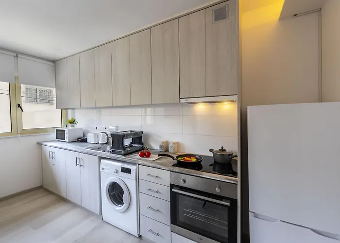 C-premium Apts 100m From And Centre Daire Larnaca