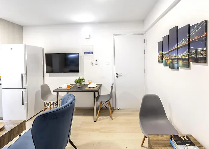 C-premium Apts 100m From And Centre Daire