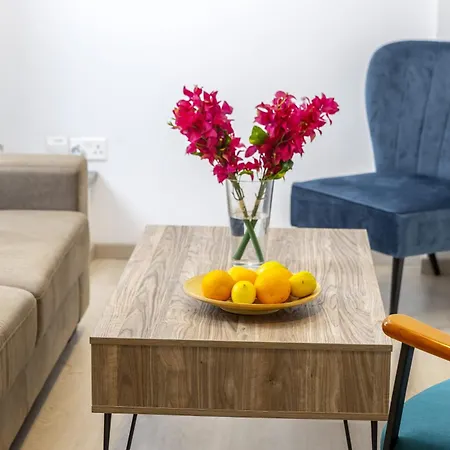 C-premium Apts 100m From And Centre Апартаменти Ларнака