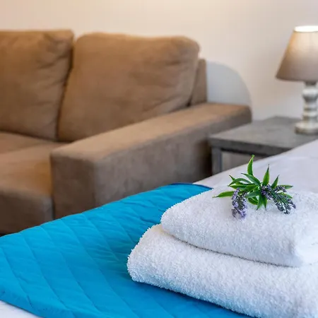 C-premium Apts 100m From And Centre Апартаменти Ларнака