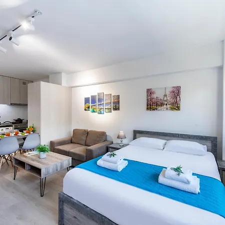 C-premium Apts 100m From And Centre Апартаменти