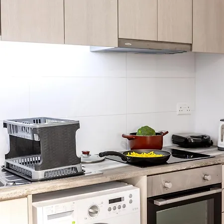 C-premium Apts 100m From And Centre Апартаменти *