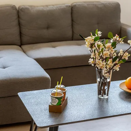 Апартаменти C-premium Apts 100m From And Centre