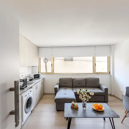 C-premium Apts 100m From And Centre Ларнака