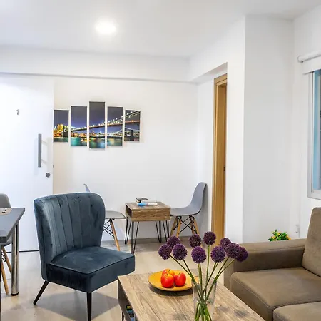 Апартаменти C-premium Apts 100m From And Centre