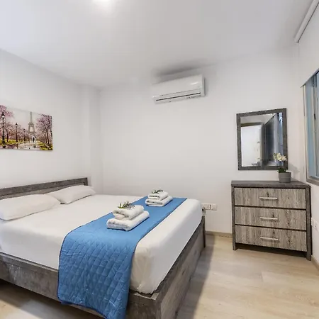 Апартаменти C-premium Apts 100m From And Centre Ларнака
