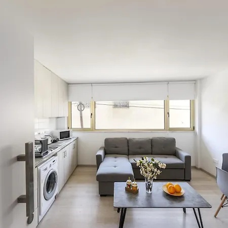 C-premium Apts 100m From And Centre Λάρνακα
