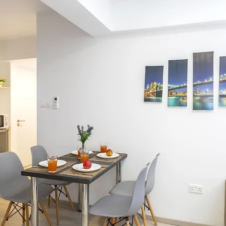 C-premium Apts 100m From And Centre Апартаменты Ларнака