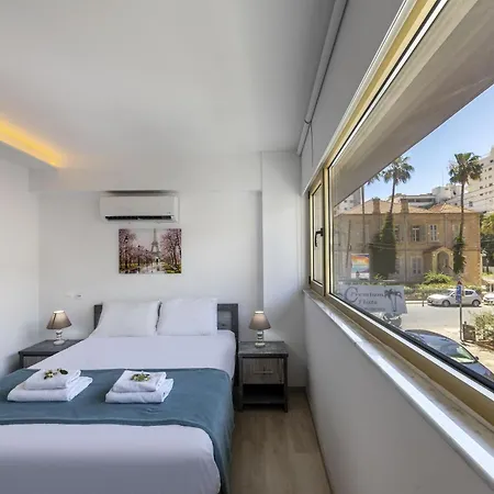 C-premium Apts 100m From And Centre Διαμέρισμα