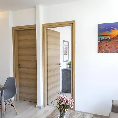 Διαμέρισμα C-premium Apts 100m From And Centre