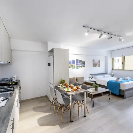 C-premium Apts 100m From And Centre Διαμέρισμα Λάρνακα