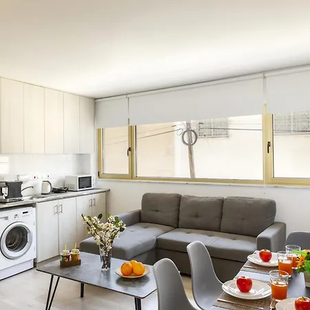 C-premium Apts 100m From And Centre Larnaka