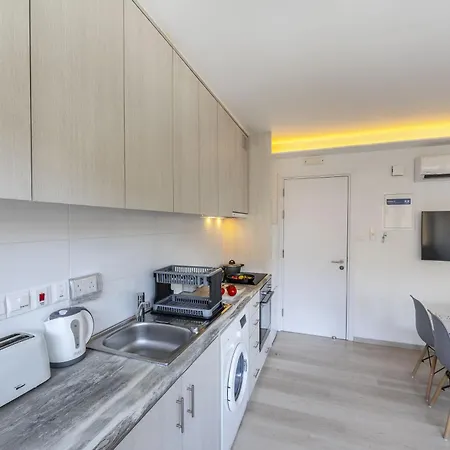 Διαμέρισμα C-premium Apts 100m From And Centre Λάρνακα