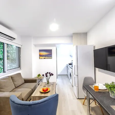 Apartment C-premium Apts 100m From And Centre Larnaka