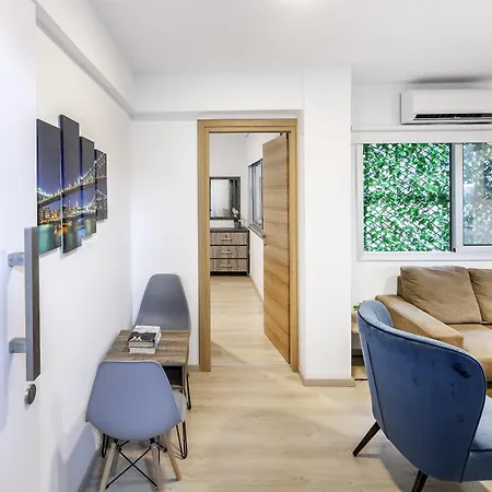 C-premium Apts 100m From And Centre Апартаменты Ларнака