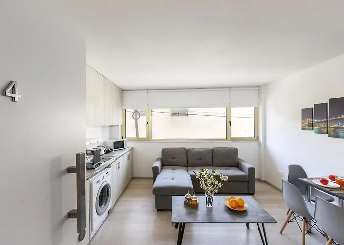 C-premium Apts 100m From And Centre לרנקה