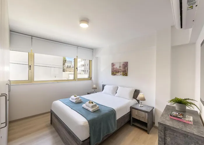 C-premium Apts 100m From And Centre Ларнака