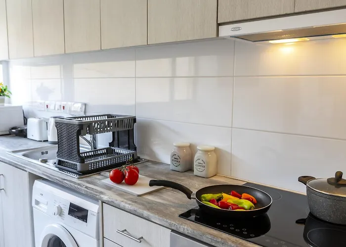 C-premium Apts 100m From And Centre Апартаменты