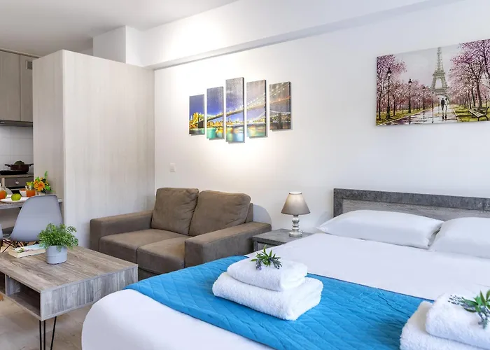 C-premium Apts 100m From And Centre לרנקה