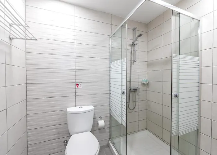 C-premium Apts 100m From And Centre Ларнака