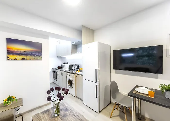 Апартаменты C-premium Apts 100m From And Centre