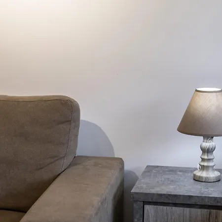 아파트 C-premium Apts 100m From And Centre 라르나카